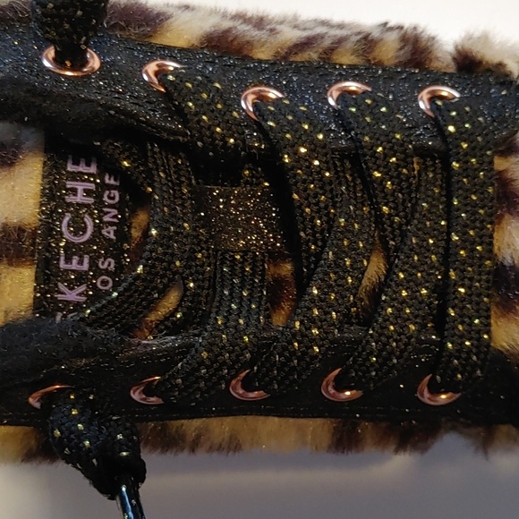 🇨🇦 NWT GIRLS SKECHERS STREET LOS ANGELES SHOES - Picture 8 of 9